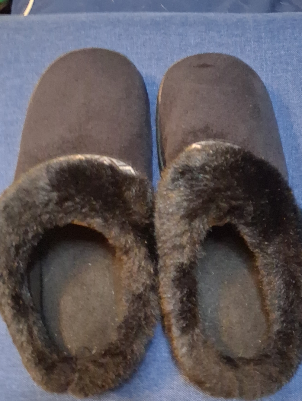 Women's Black Faux Fur-Lined Slip-On Shoes Isotoner Slippers NWOT